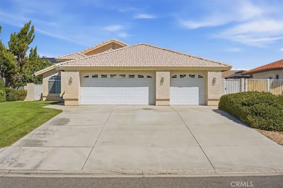 17980 Lakeview, Victorville, CA 92395 - #2