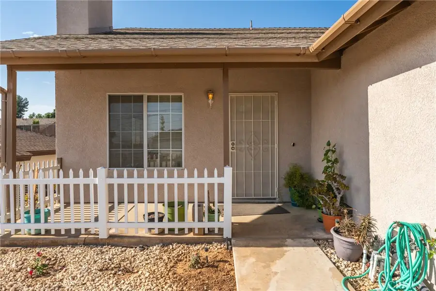 14407 Laurel Drive, Riverside, CA 92503 - #2