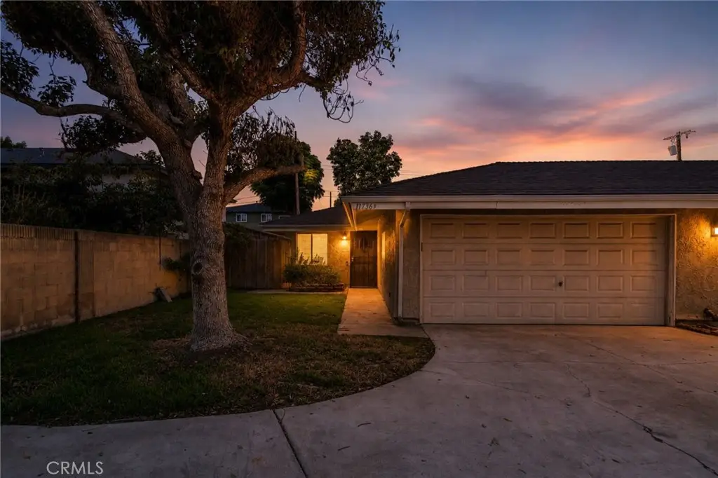 11736 1/2 215th, Lakewood, CA 90715 - #1