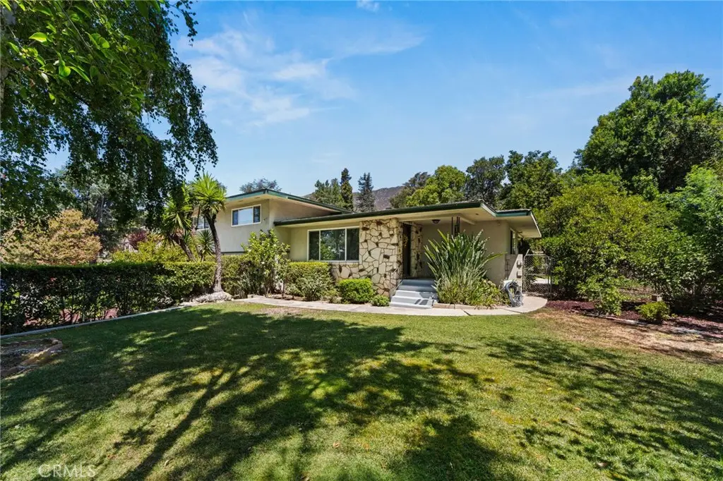 2449 Euclid Cres E, Upland, CA 91784 - #1