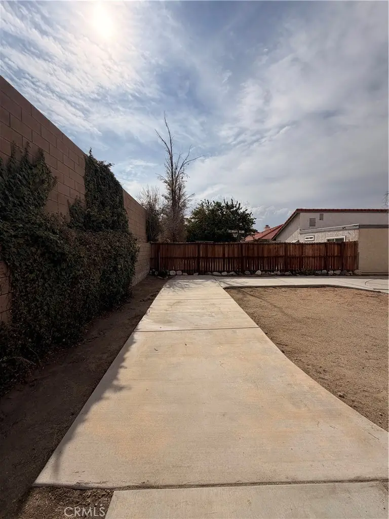 16241 Tokay, Victorville, CA 92395 - #2