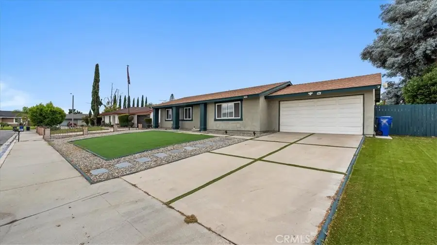 760 S Brierwood Avenue, Rialto, CA 92376 - #2