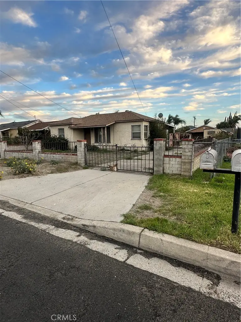14747 Rosemary Dr, Fontana, CA 92335 - #2