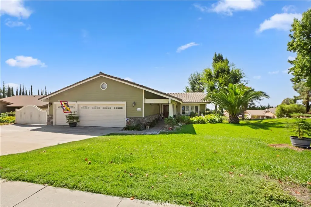 1082 23rd St, Upland, CA 91784 - #1