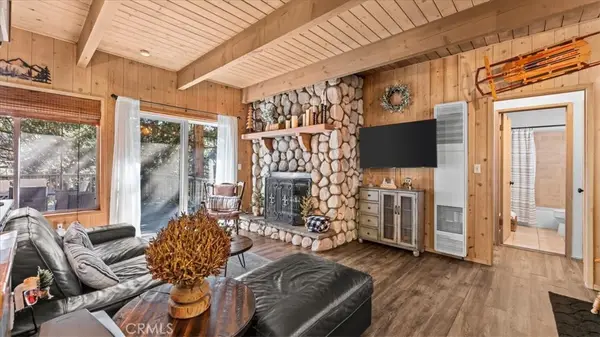 613 E Victoria Court, Lake Arrowhead, CA 92352