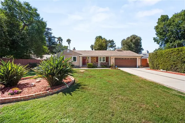 8847 White Oak Avenue, Sherwood Forest, CA 91325