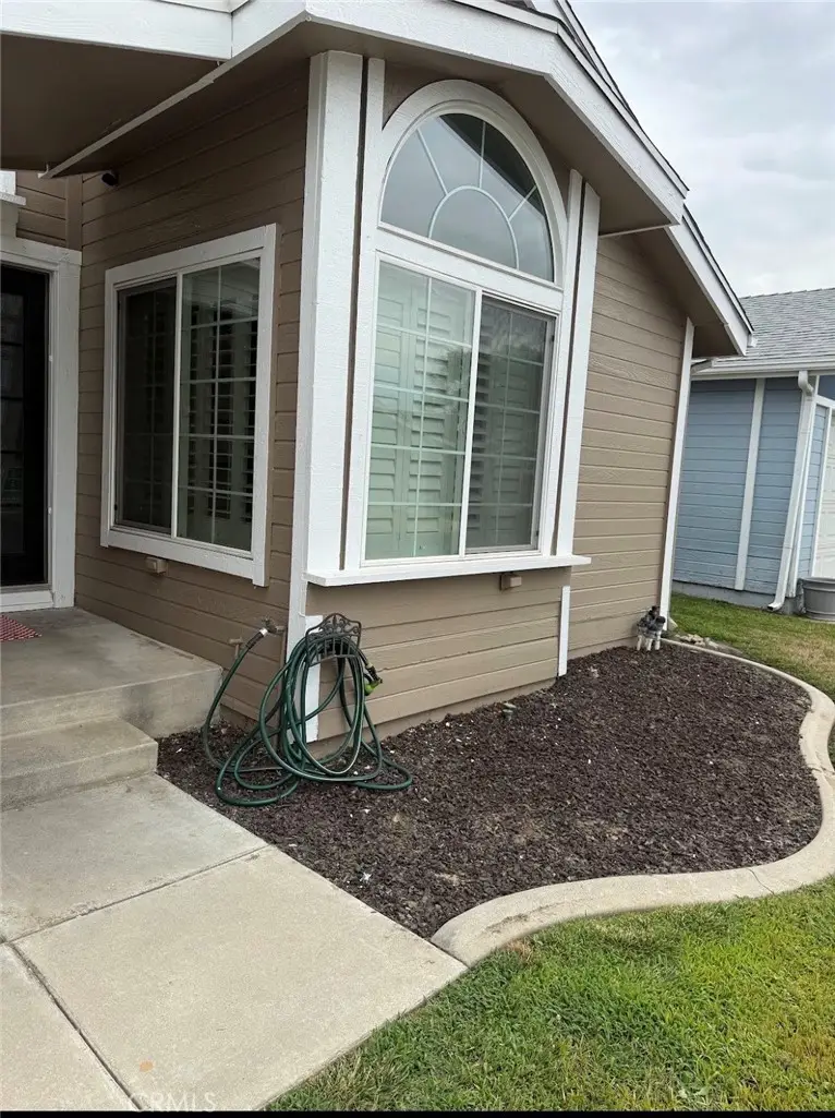 140 W Pioneer Avenue #24, Redlands, CA 92374 - #2