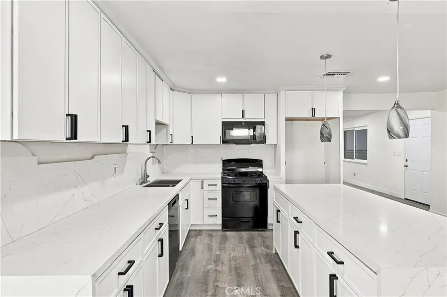 705 N Pepper, Rialto, CA 92376 - #3