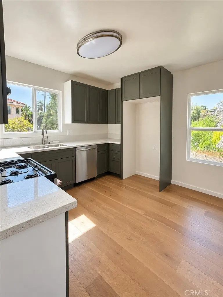 5144 Don Pio, Woodland Hills, CA 91364 - #3