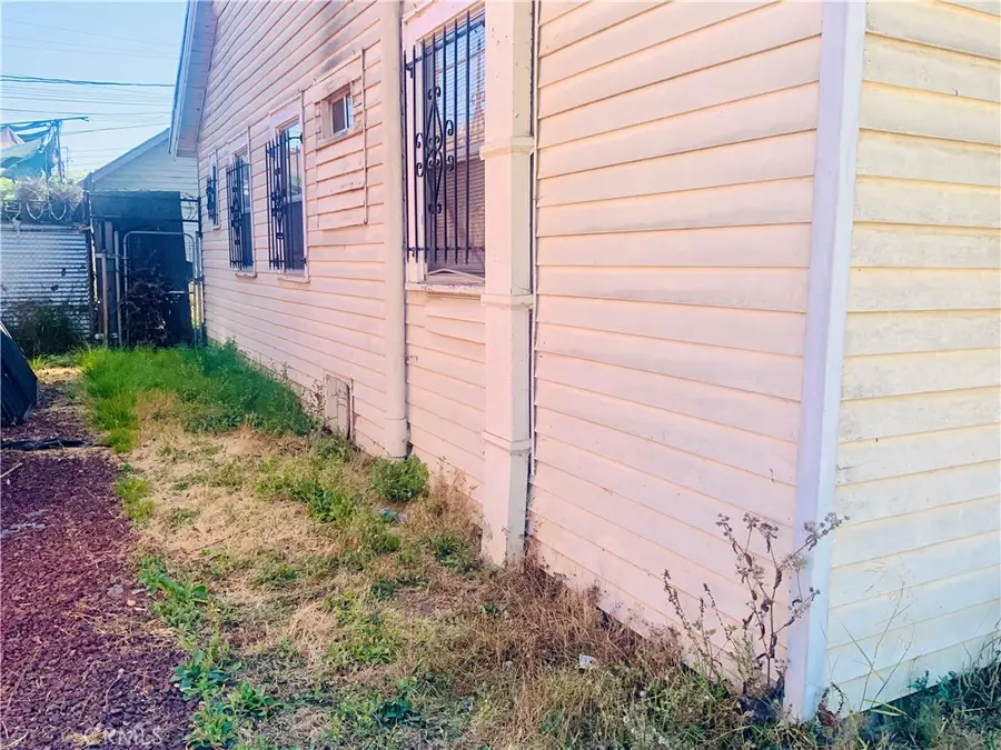 1010 W 77th Street, Los Angeles, CA 90044 - #2