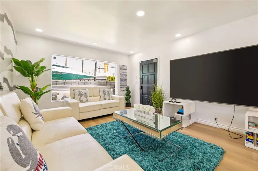 835 Sunset Avenue, Venice, CA 90291 - #2