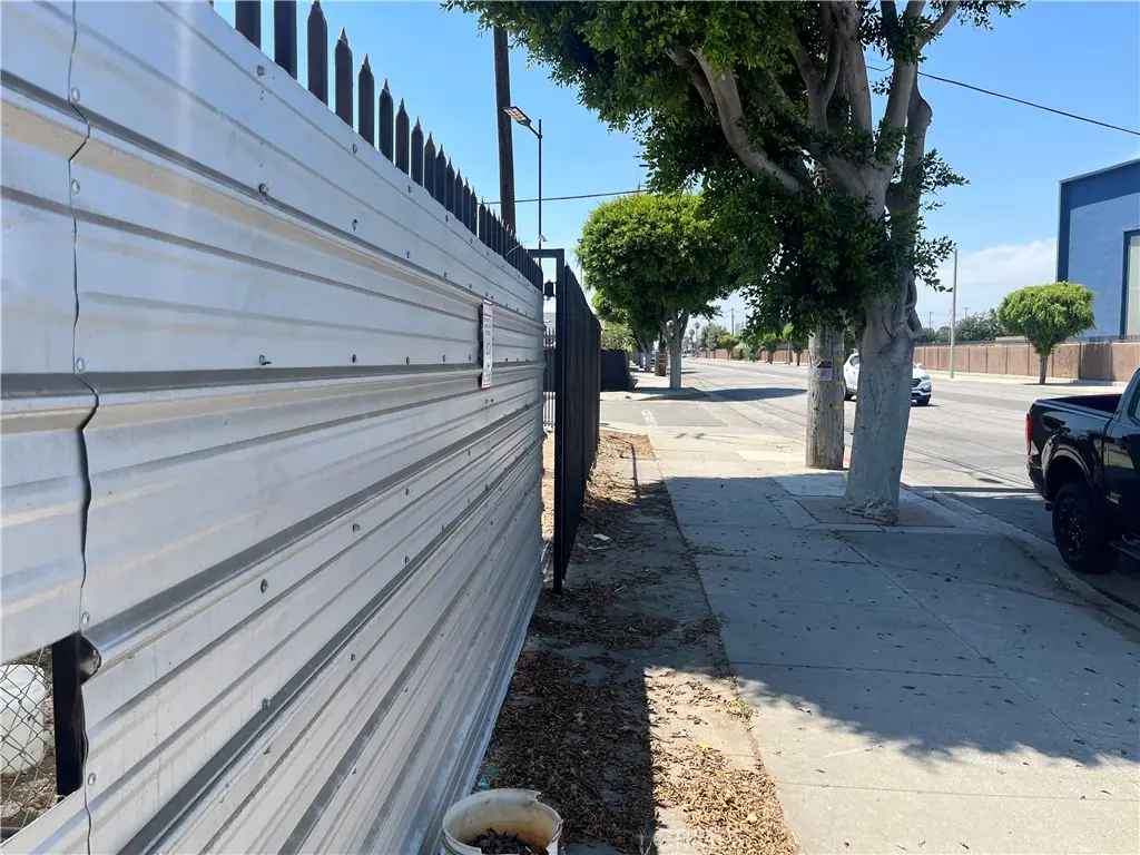 1498 W Compton, Compton, CA 90220 - #1