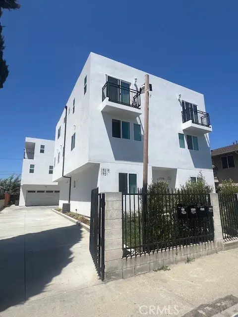 1731 1731 E 69th, Los Angeles, CA 90001