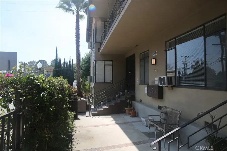 2649 N Beachwood Drive, Los Angeles, CA 90068 - #2
