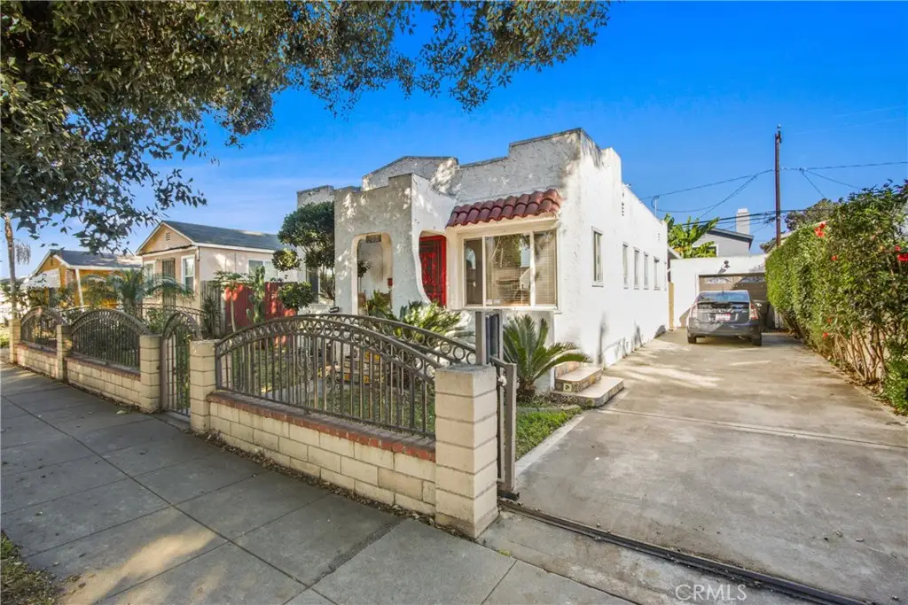 305 E 52nd Street, Long Beach, CA 90805 - Image #1