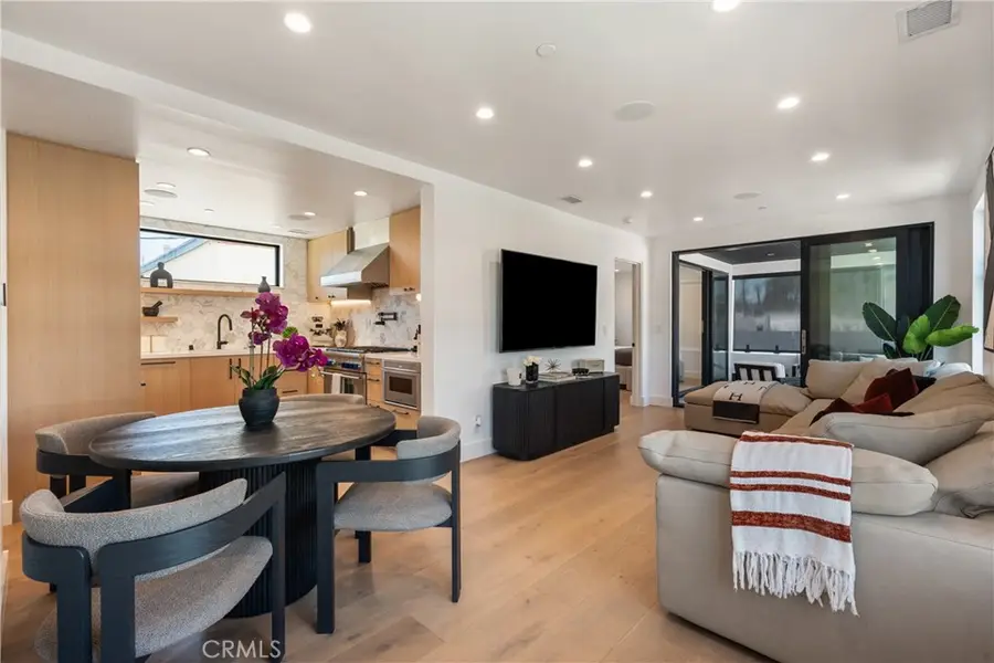 521 1/2 Iris, Corona Del Mar, CA 92625 - Image #2