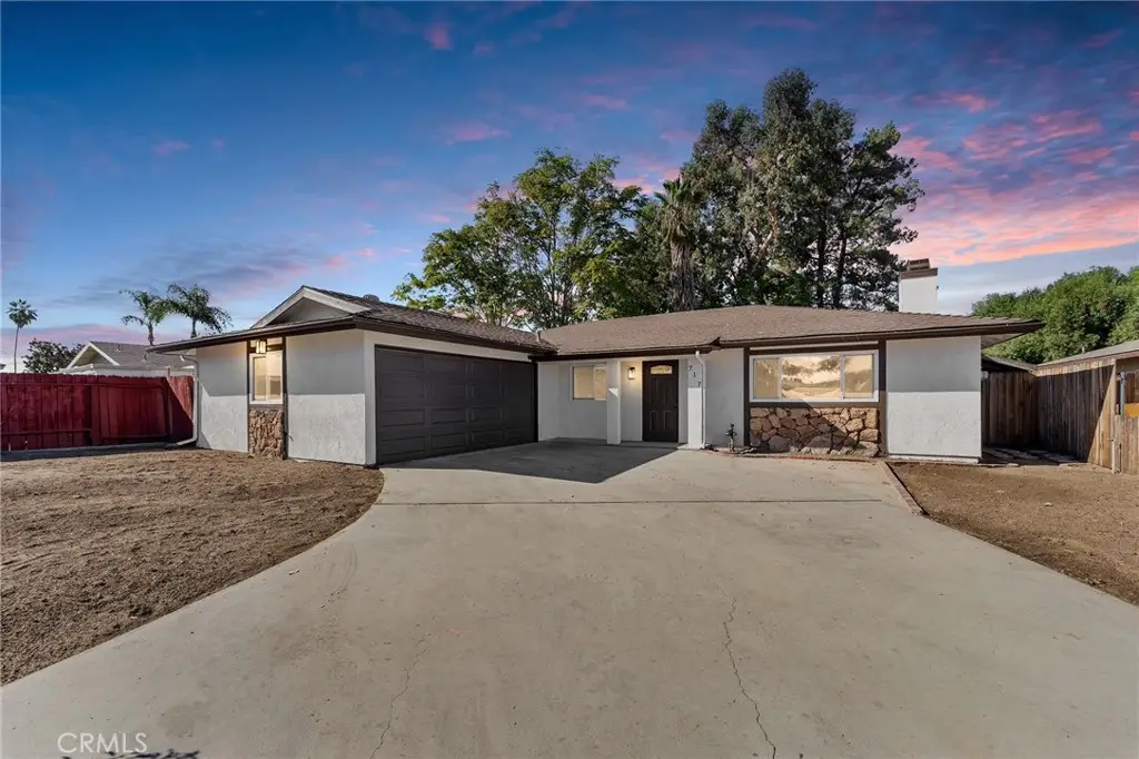 717 Carol Way, Hemet, CA 92543 - #1