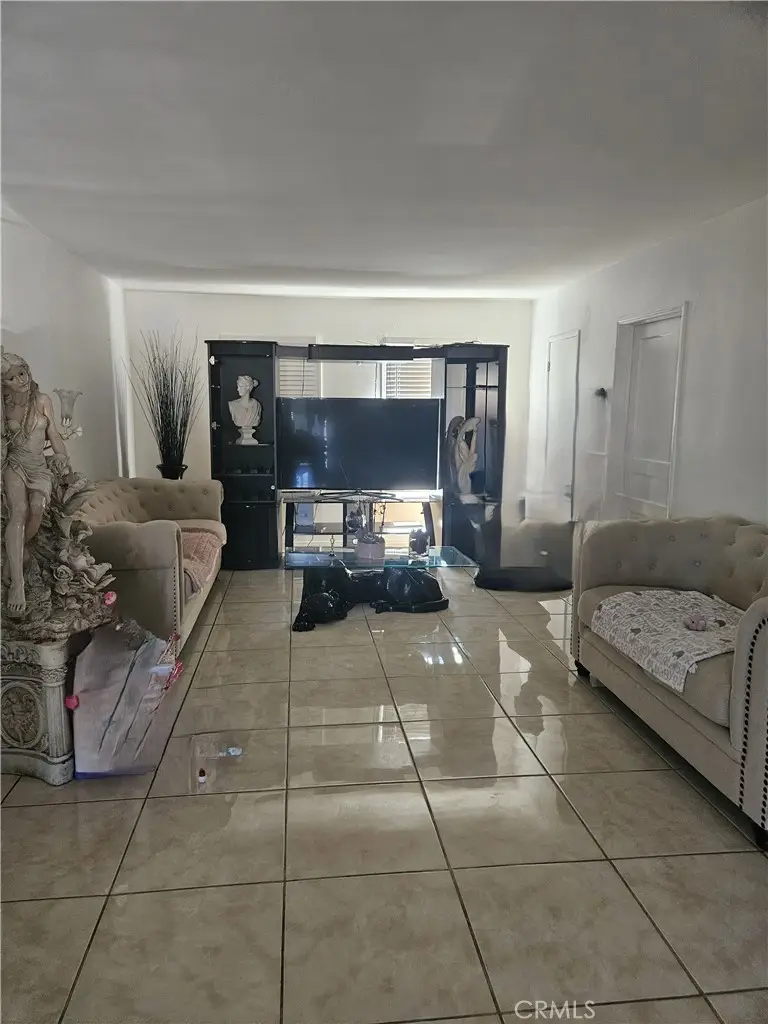 241 S Kern Avenue, Los Angeles, CA 90022 - Image #3