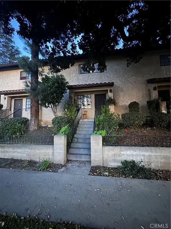 121 W 9th #25, Azusa, CA 91702