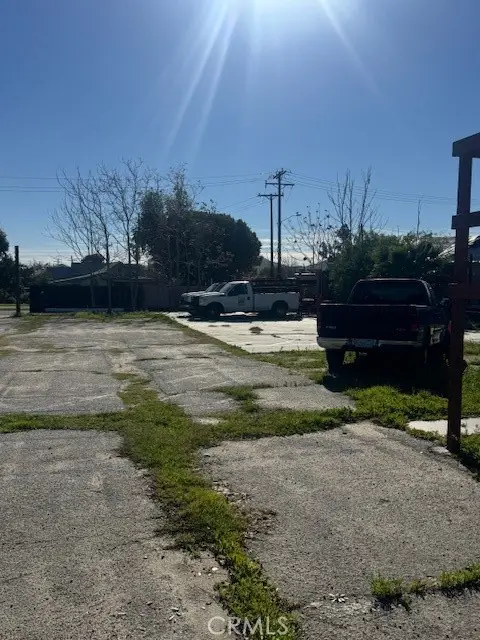 165 E O, Colton, CA 92324