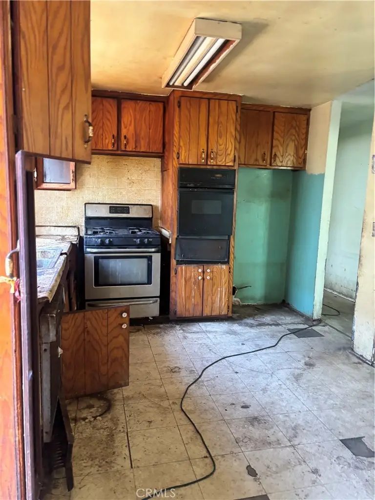 409 W Almond, Compton, CA 90220 - Image #2