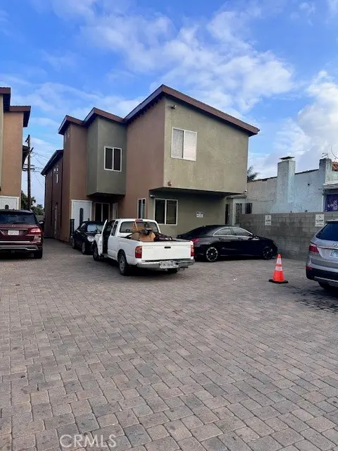 1737 W 37th Street, Los Angeles, CA 90018