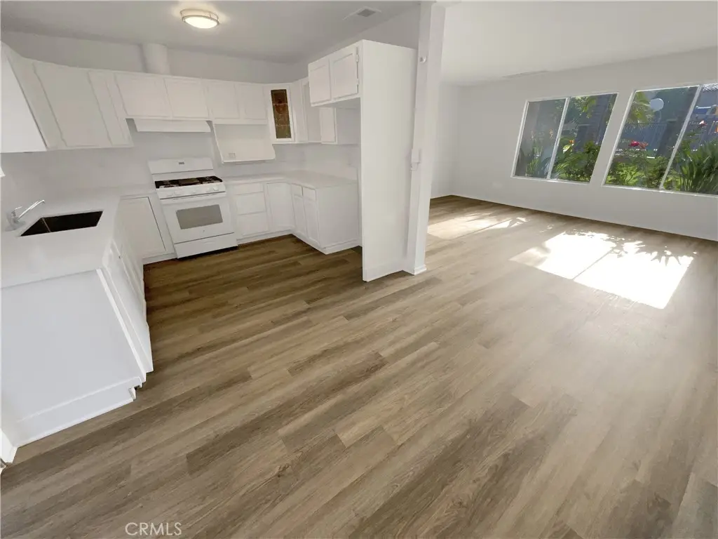 700 W La Veta, Orange, CA 92868 - #1