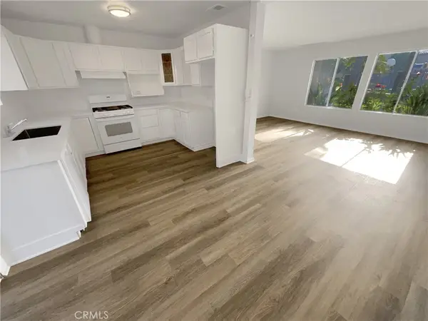 700 W La Veta, Orange, CA 92868