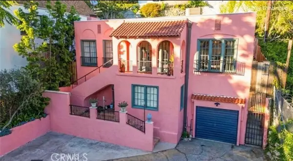 2118 Woodland Way, Los Angeles, CA 90068