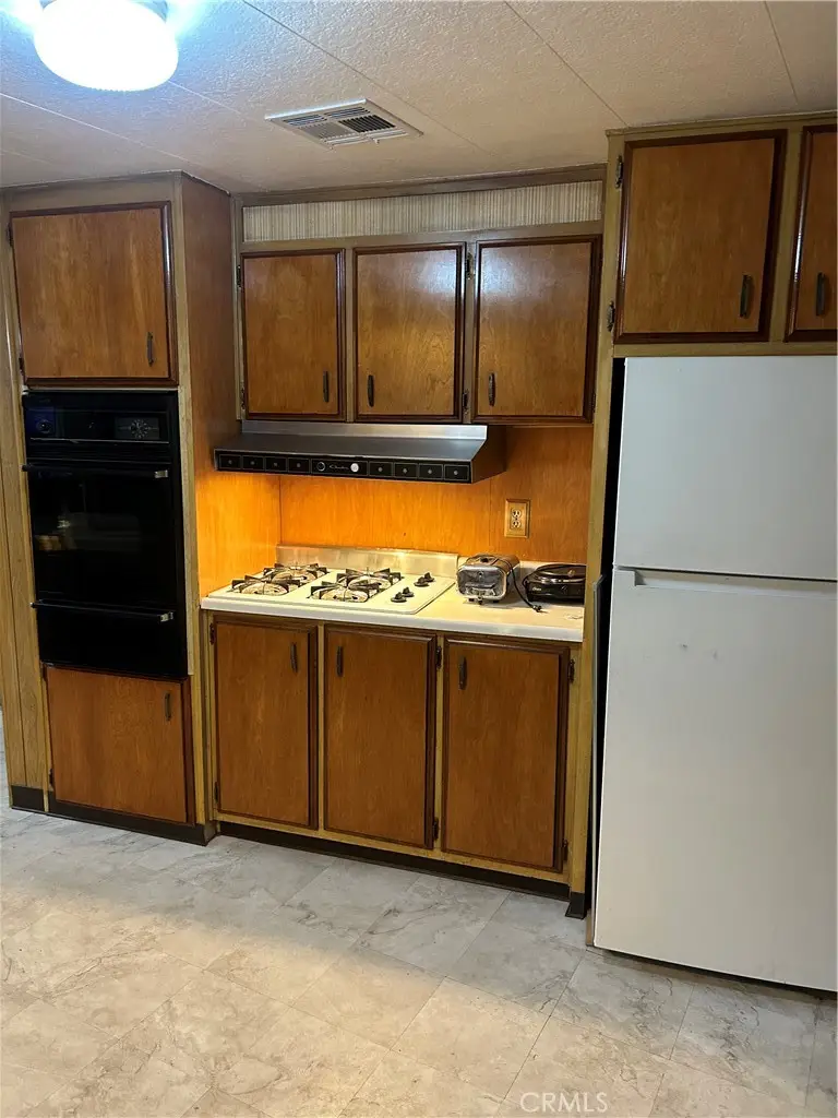 16511 S Garfield Avenue S #B17, Paramount, CA 90723 - #2