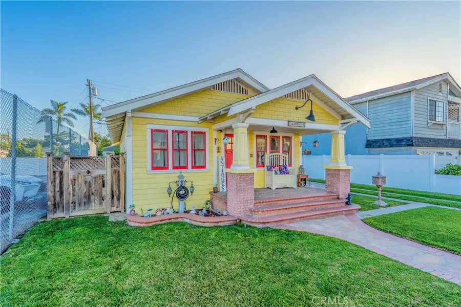 226 E 53rd Street, Long Beach, CA 90805 - #3