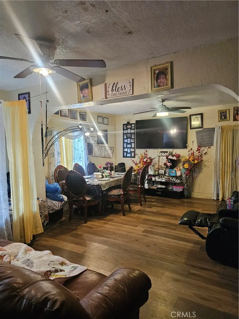 227 W 47th Street, Los Angeles, CA 90037 - #3