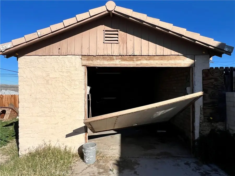 1151 Flora, Barstow, CA 92311 - #2