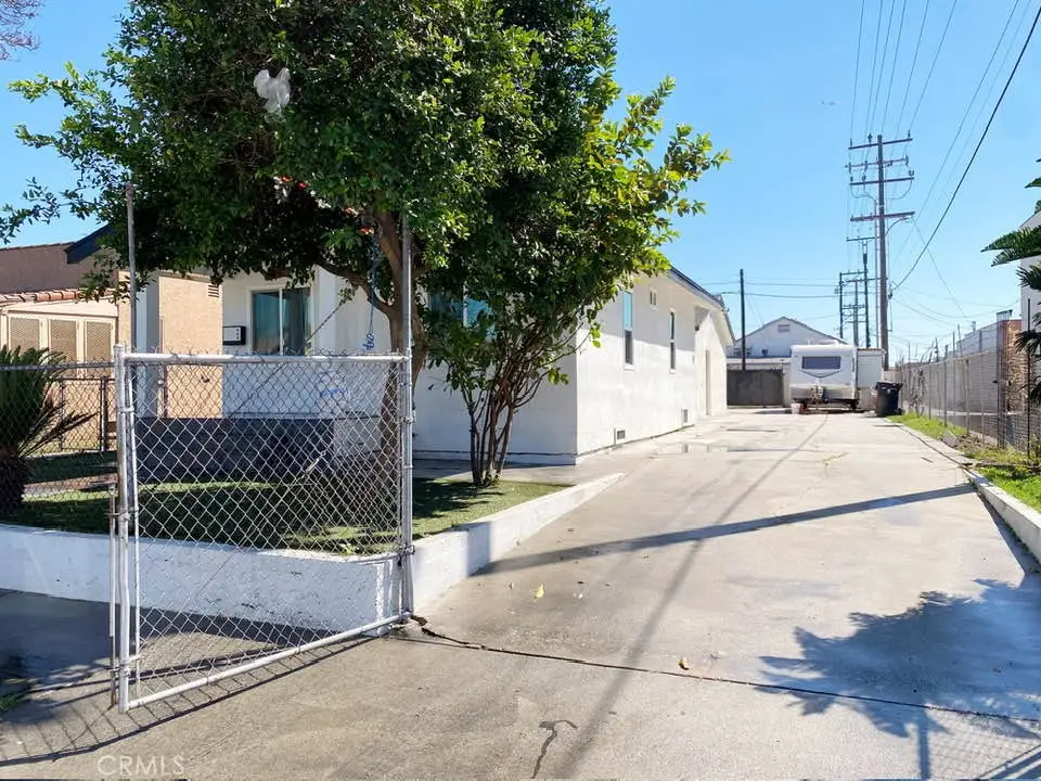 1118 E 77th, Los Angeles, CA 90001 - #1