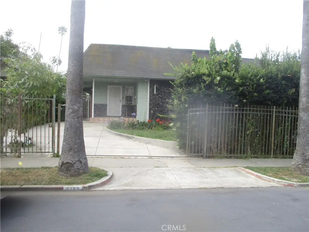2384 W 30th, Los Angeles, CA 90018 - #1