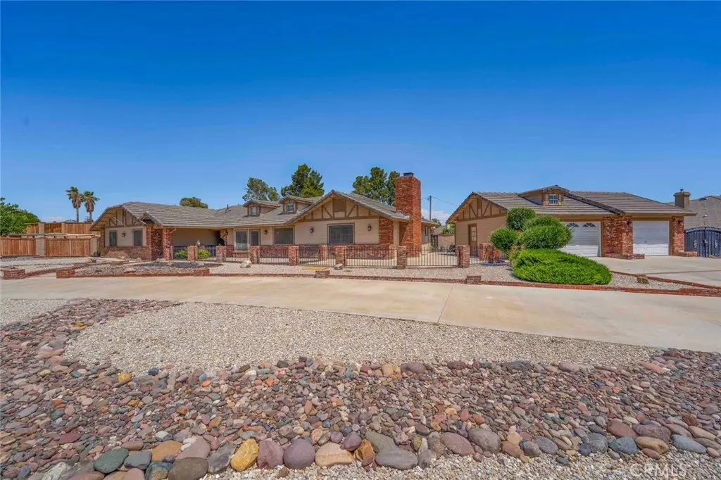 19989 Cronese Lane, Apple Valley, CA 92308 - #1
