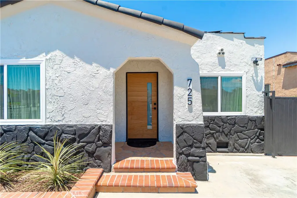 725 W 108th St., Los Angeles, CA 90044 - #1