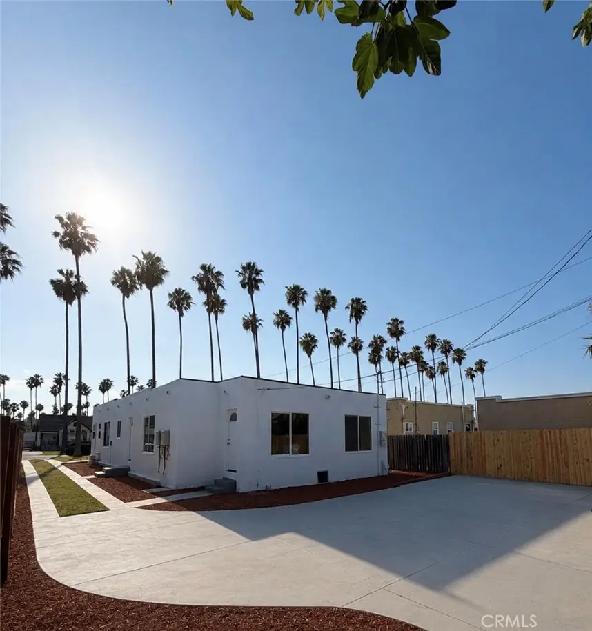 4706 8th Avenue, Los Angeles, CA 90043 - #3