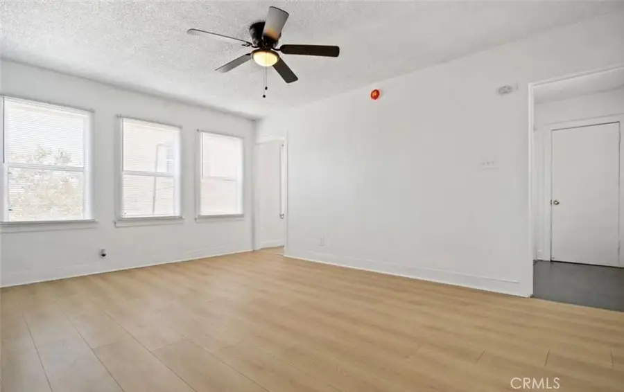 2116 S Palm Grove Avenue, Los Angeles, CA 90016 - #2