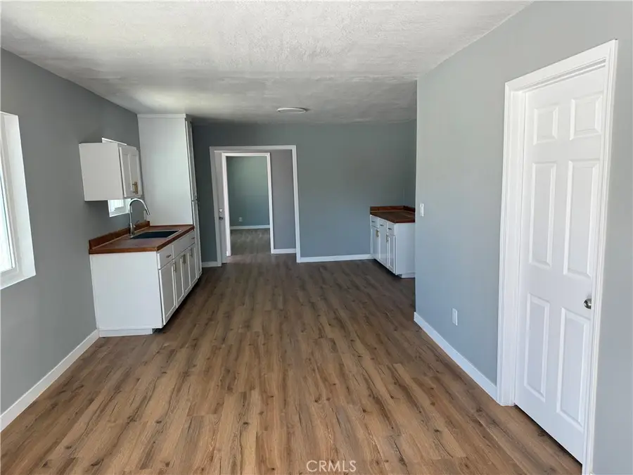 233 E 105th, Los Angeles, CA 90003 - #2