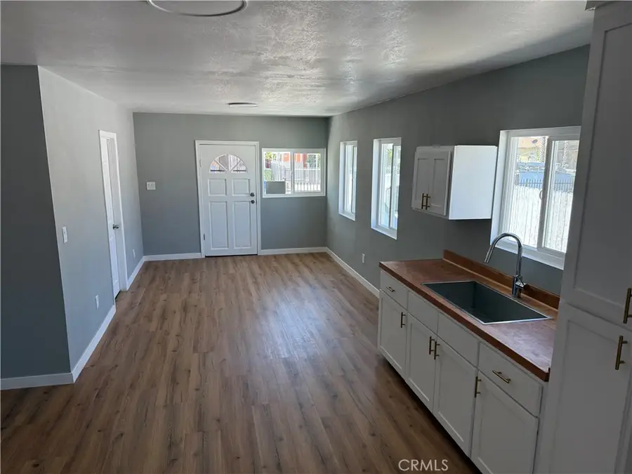233 E 105th, Los Angeles, CA 90003 - #3