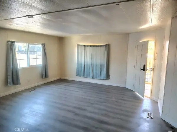 3300 15th Street W #39, Rosamond, CA 93560