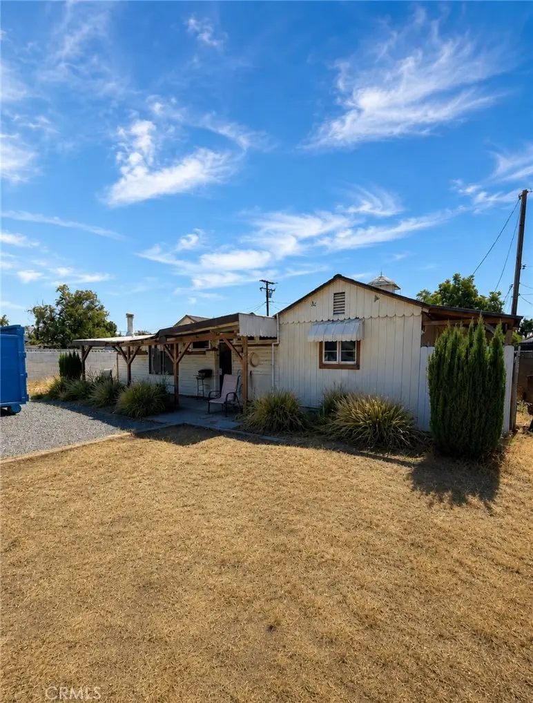 1082 S Santa Fe St, Hemet, CA 92543 - #1