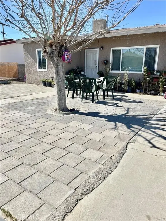 34262 Paris, Barstow, CA 92311