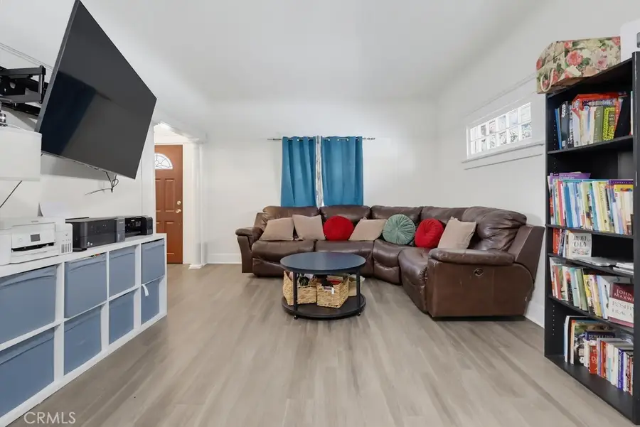 1007 E 42nd, Los Angeles, CA 90011 - #3