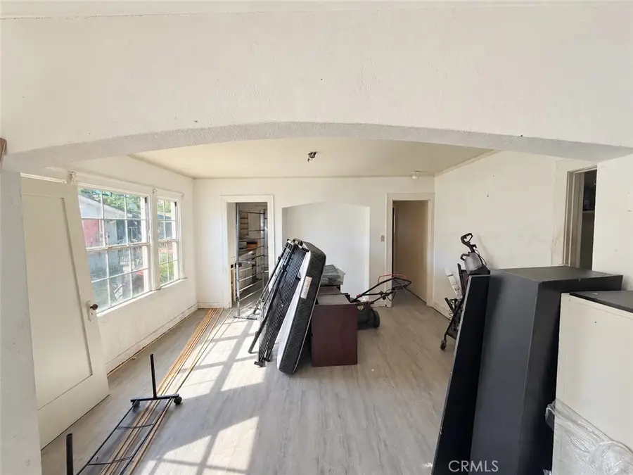 1457 W 37th Dr, Los Angeles, CA 90018 - #3