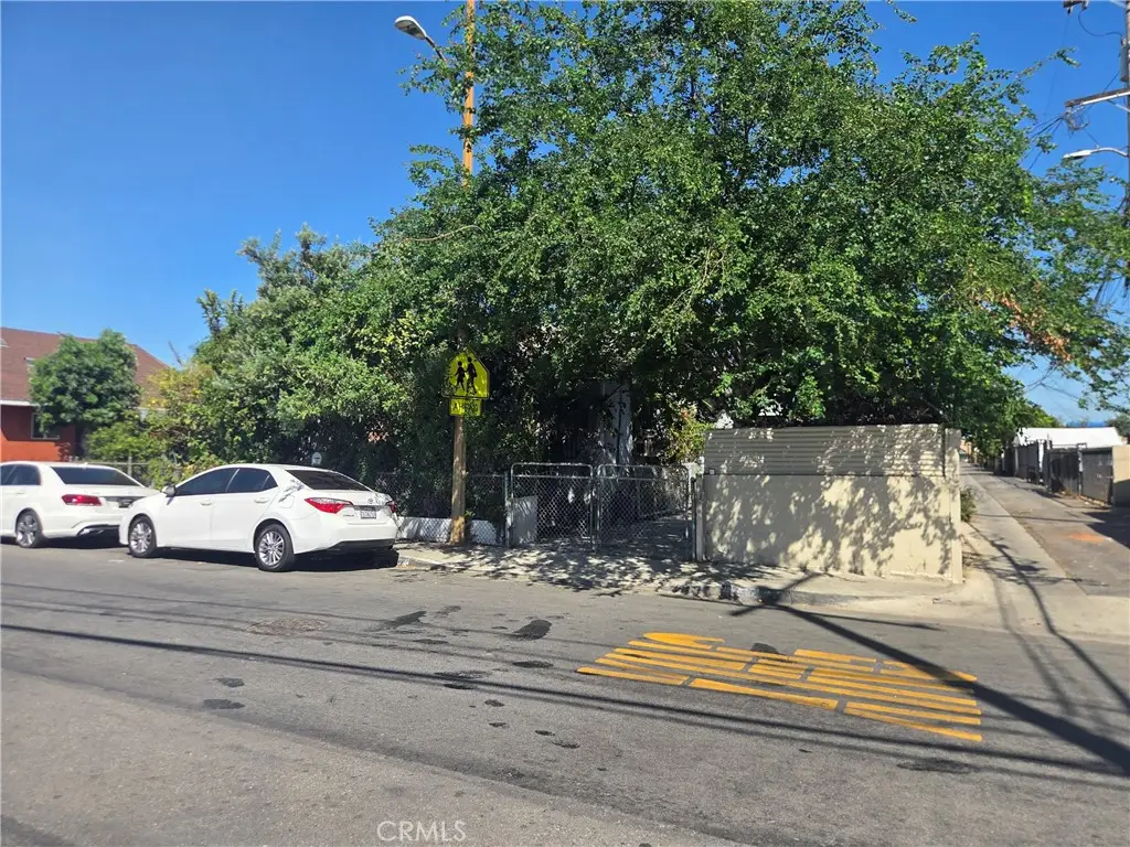7500 Crockett, Los Angeles, CA 90001 - #1