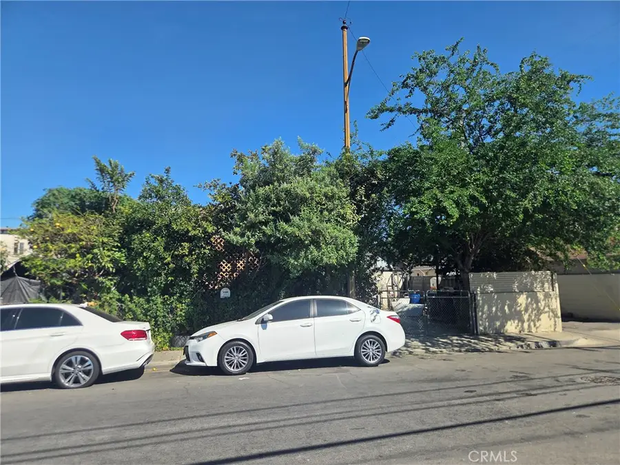 7500 Crockett, Los Angeles, CA 90001 - #2