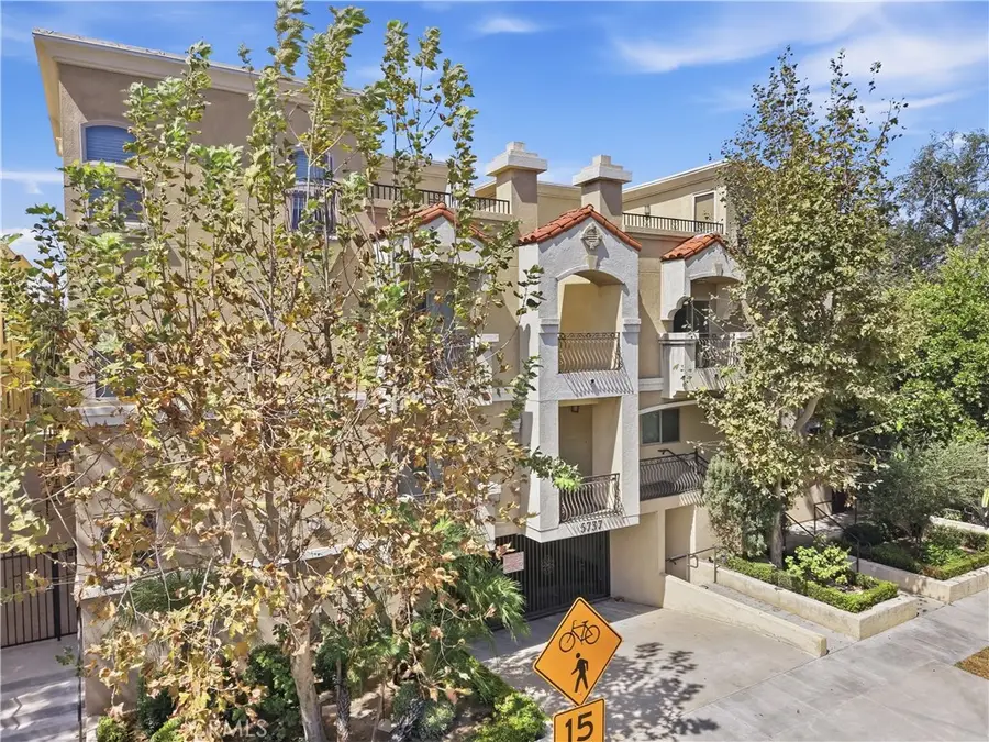 5737 Camellia, North Hollywood, CA 91601 - #3