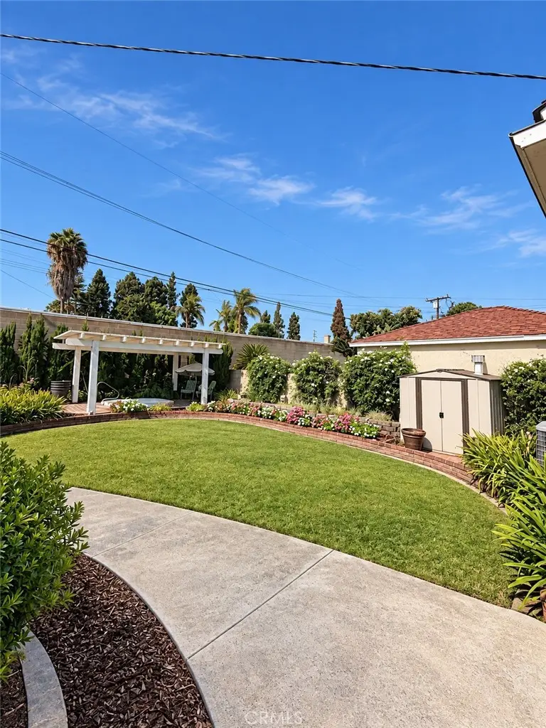 8553 Lowman, Downey, CA 90240 - #3